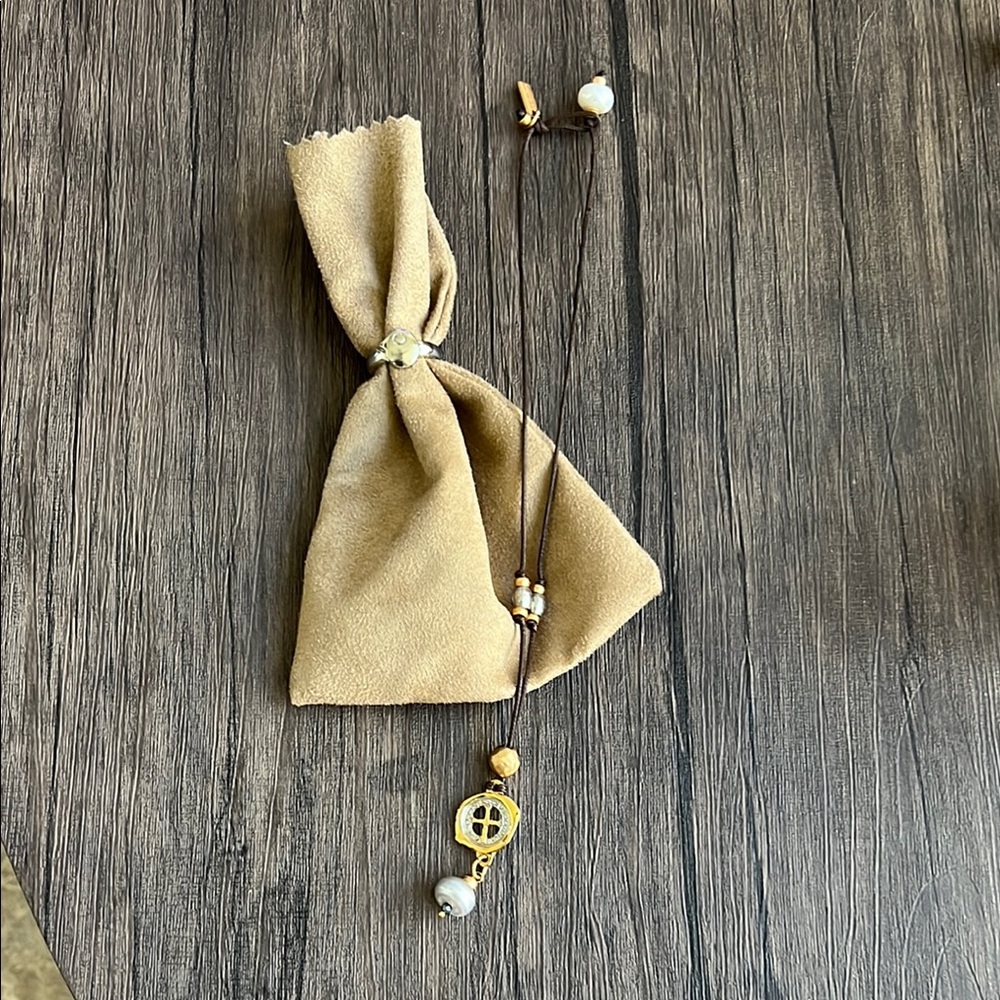 NIB PULCCINO Religious Elegant Necklace with Gold Accents